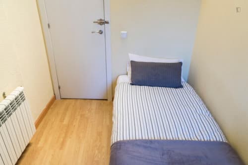 Comfy single bedroom near La Latina metro station - Gallery - 4