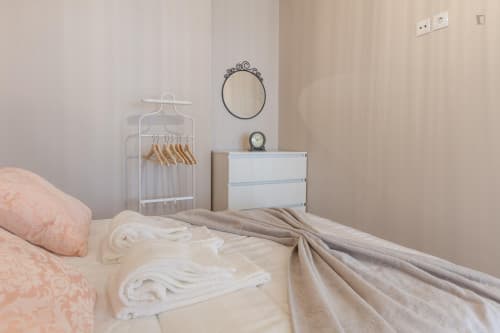 1-Bedroom apartment near Capela das Almas de Santa Catarina - Gallery - 1