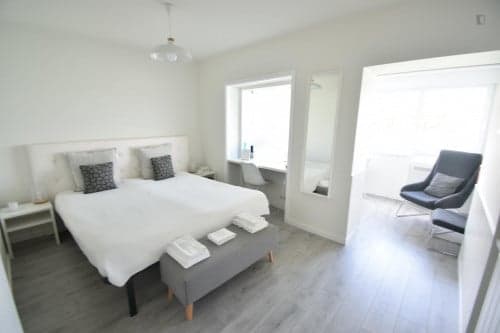 Spacious studio apartment close to Coimbra train station - JR Studios 13 - Gallery - 1