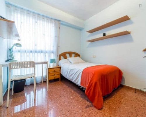 Lovely single bedroom close to Facultat d'Economia (UV) - Gallery - 1