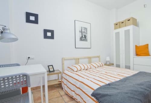 Pleasant double bedroom in a 5-bedroom flat, in La Gran Via - Gallery - 1
