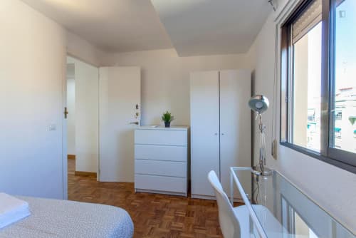 Modern and bright double bedroom in hip L'Amistat - Gallery - 19